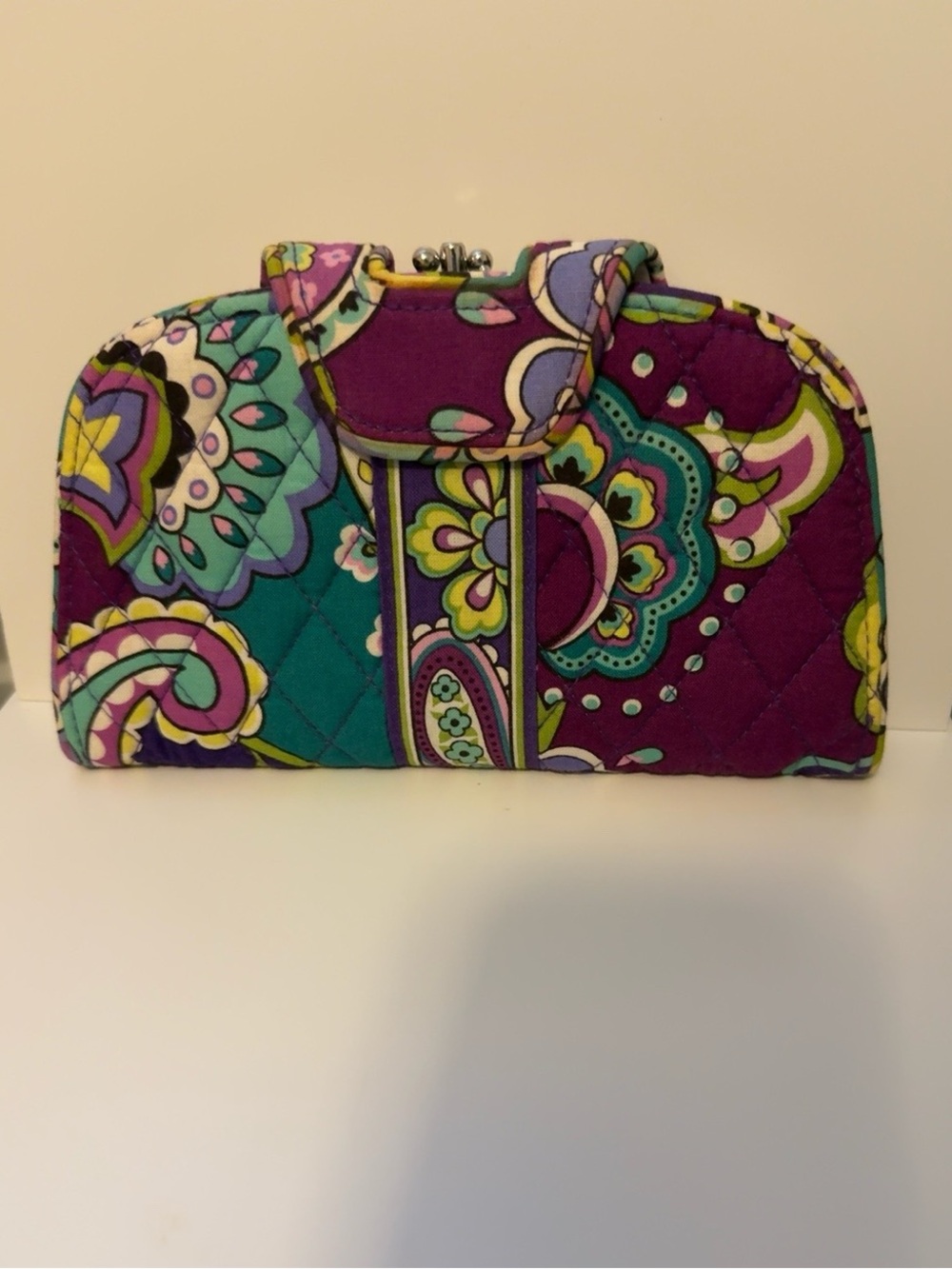 Vera Bradley Heather Kiss ’n Snap Wallet Clutch Retired Paisley